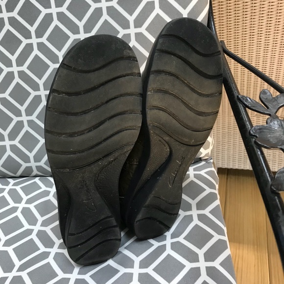 Clark’s Ankle Boots - Picture 7 of 8